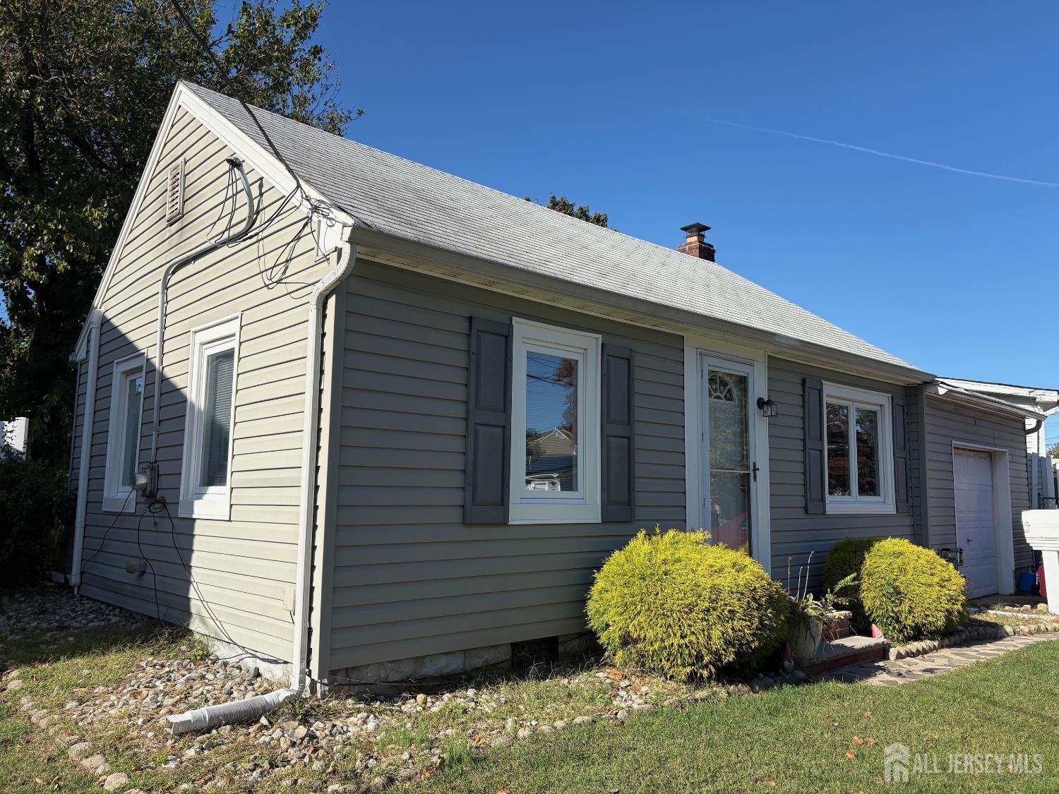 Property Photo:  256 Harding Road  NJ 08879 