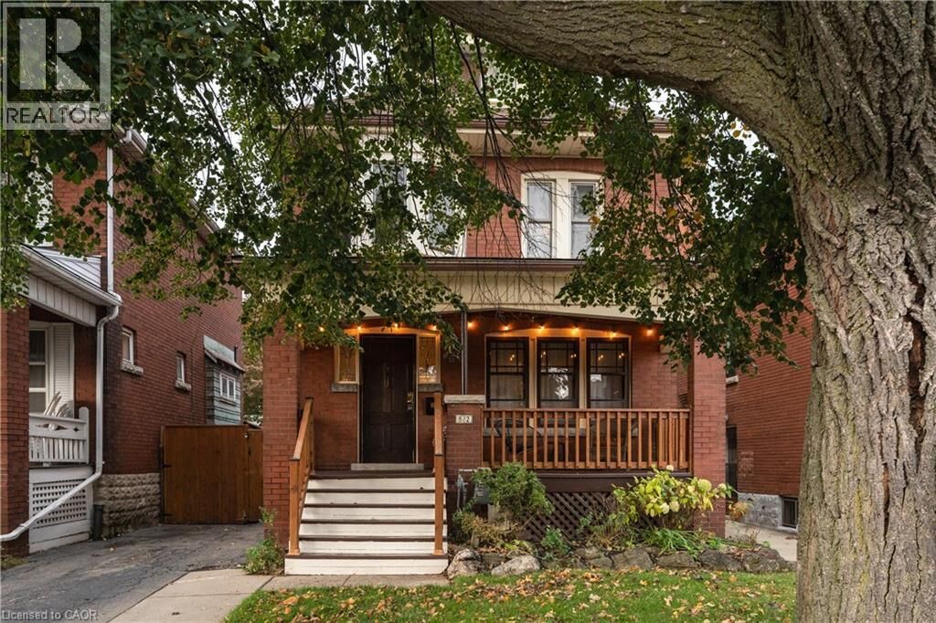 Property Photo:  82 South Province Street South  ON L8K 2K8 
