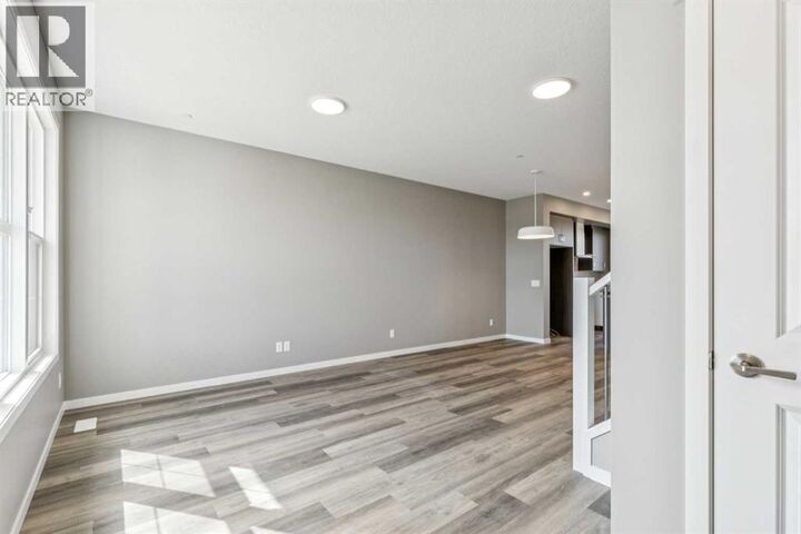 Property Photo:  205 Hotchkiss Road Southeast  AB T3S 0T9 