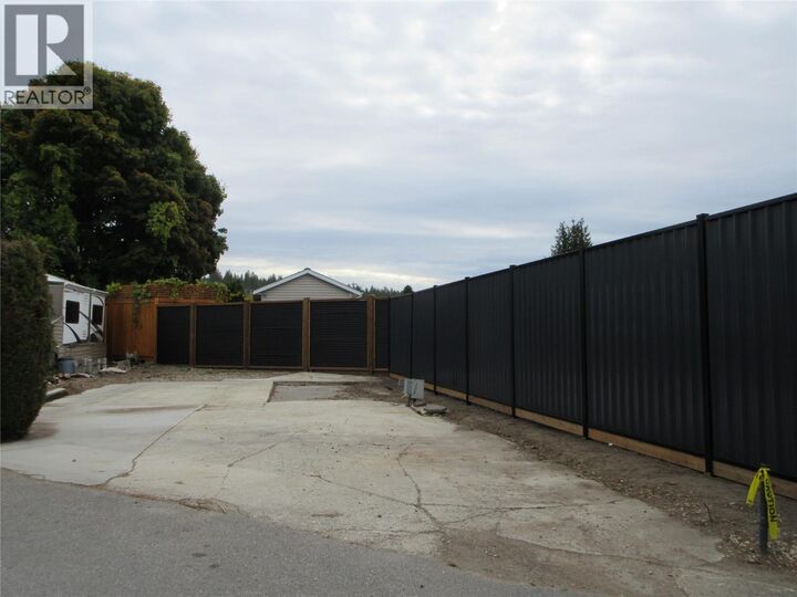 Property Photo: 415 Commonwealth Road 46 BC V4V 1P4