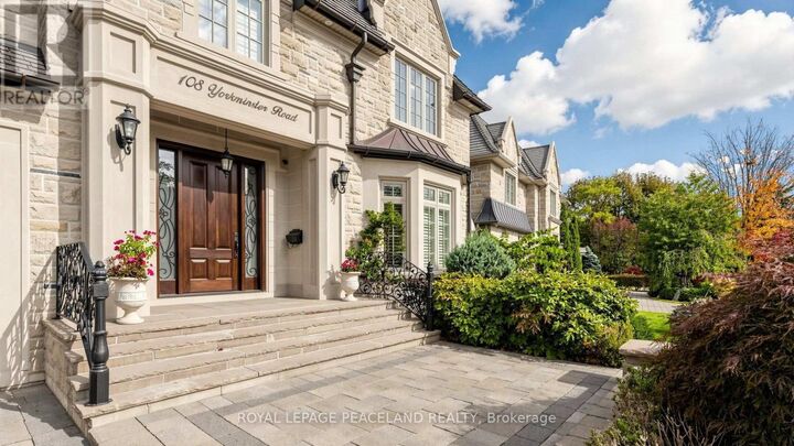 Property Photo:  108 Yorkminster Road  ON M2P 1M6 
