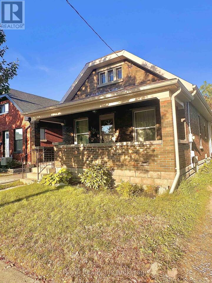 Property Photo:  162 Brisbin Street  ON N5Z 2M1 