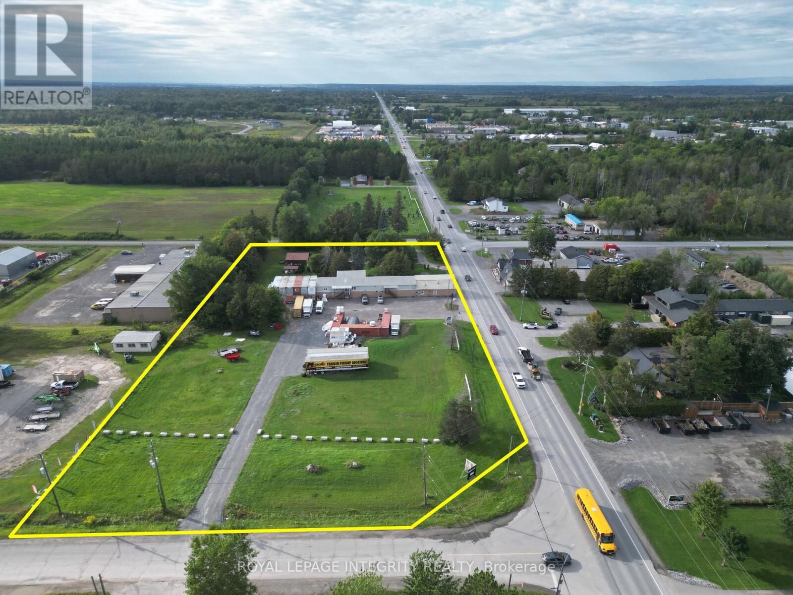 Property Photo:  2591 Carp Road  ON K0A 1L0 