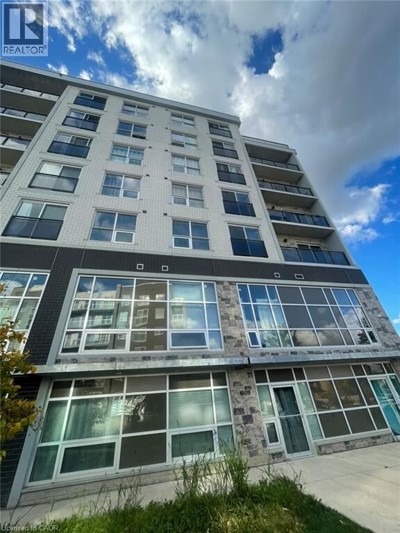 Property Photo:  275 Larch Street F513  ON N2L 0J3 