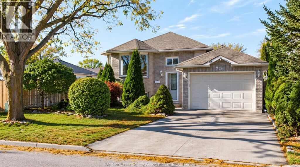 Property Photo:  726 Sandison  ON N9E 4T2 