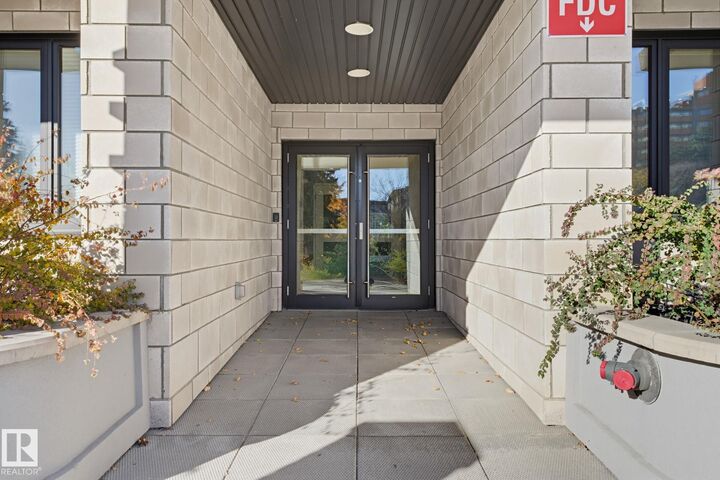 Property Photo: 11710 87 Avenue NW 201 AB T6G 0Y3