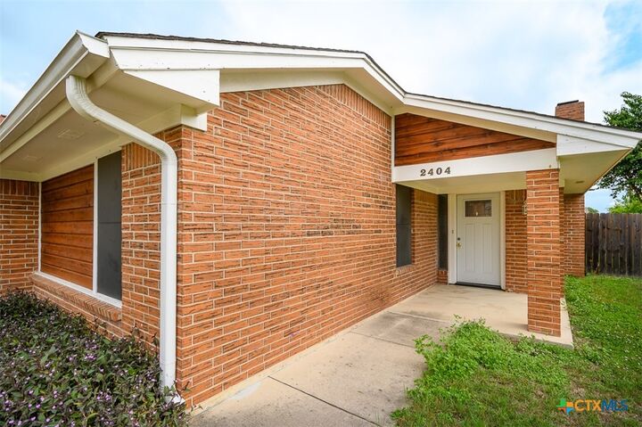 Property Photo:  2404 Lago Trail  TX 76543 