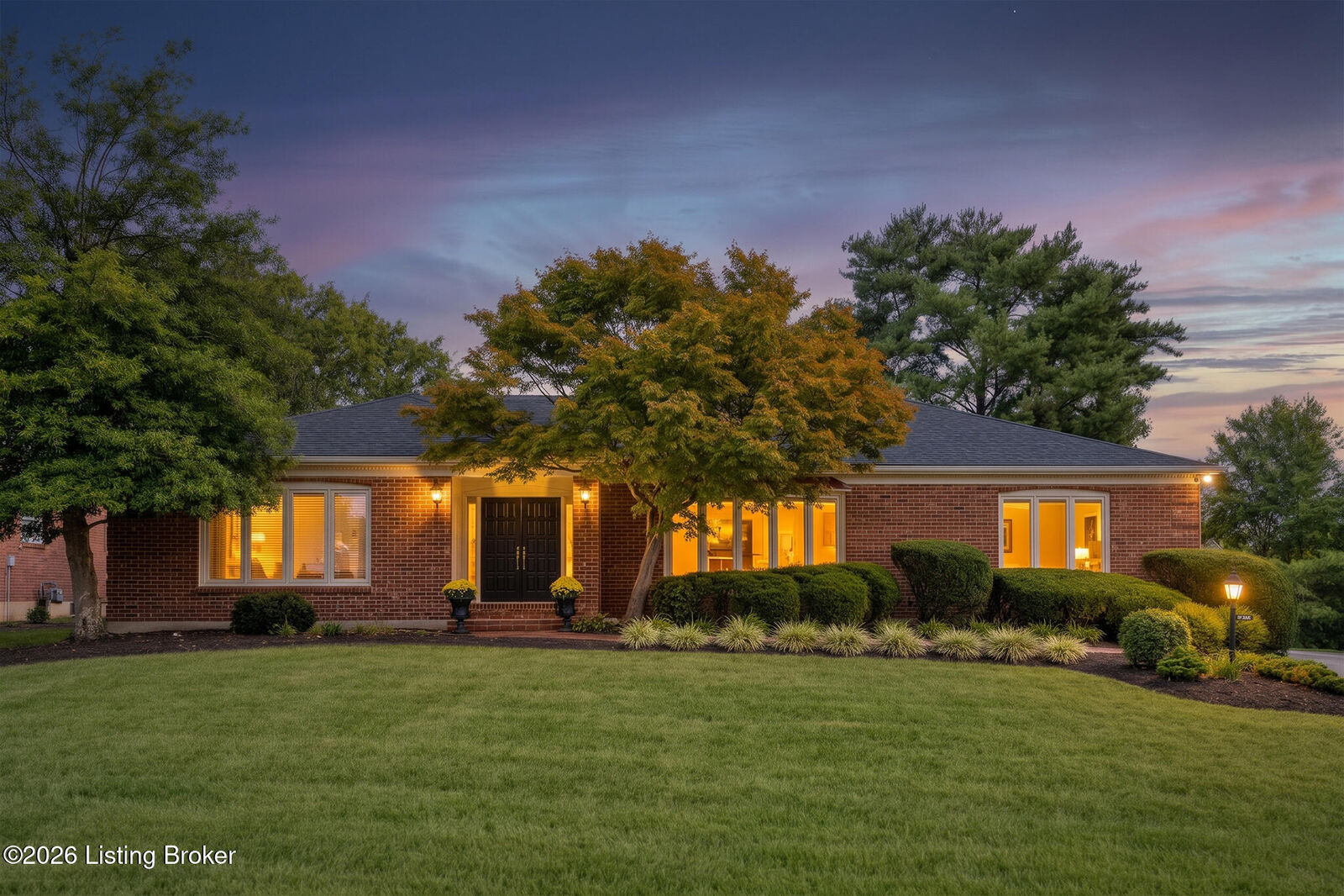 Property Photo:  3015 Hayfield Dr  KY 40205 