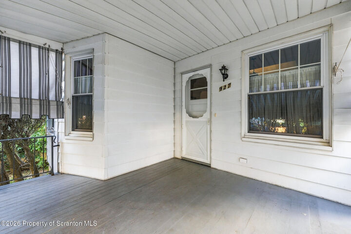 Property Photo:  927 Taylor Avenue  PA 18510 
