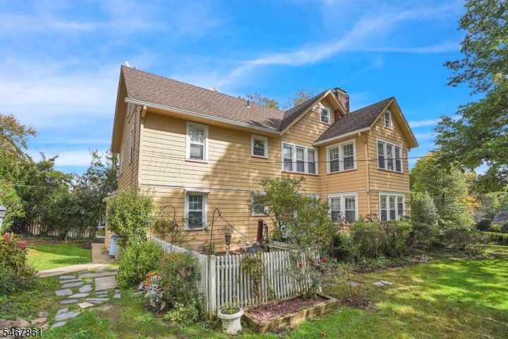 Property Photo:  540 Up Mountain Avenue  NJ 07043 