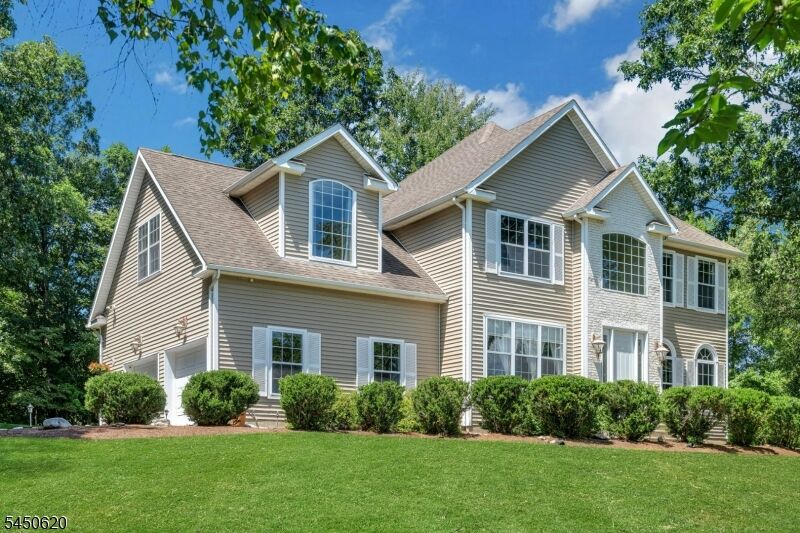 Property Photo: 6 Sabine Ln NJ 07416