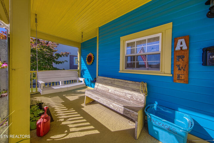 Property Photo:  517 Caswell Ave  TN 37917 
