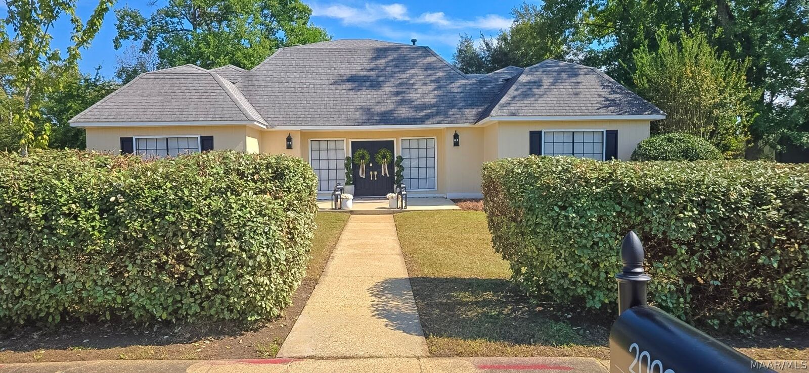 Property Photo: 2009 Bowen Drive AL 36106
