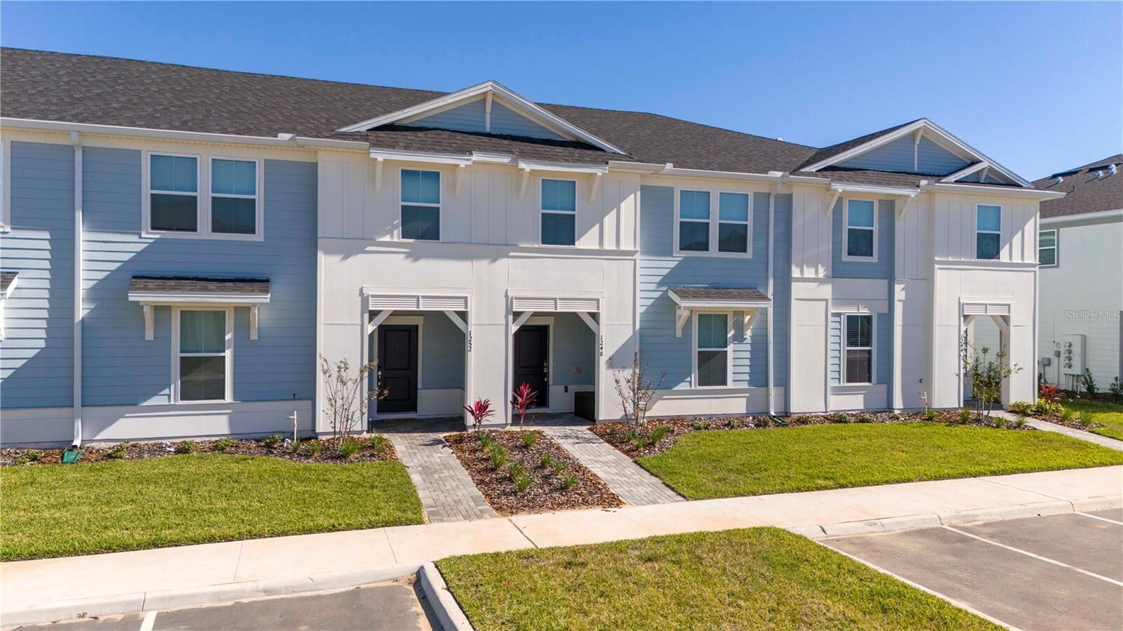 Property Photo:  1248 Blue Island Drive  FL 34714 
