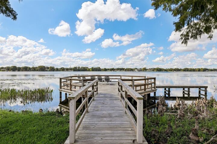 Property Photo: 220 Killarney Bay Court 6-2 FL 32789