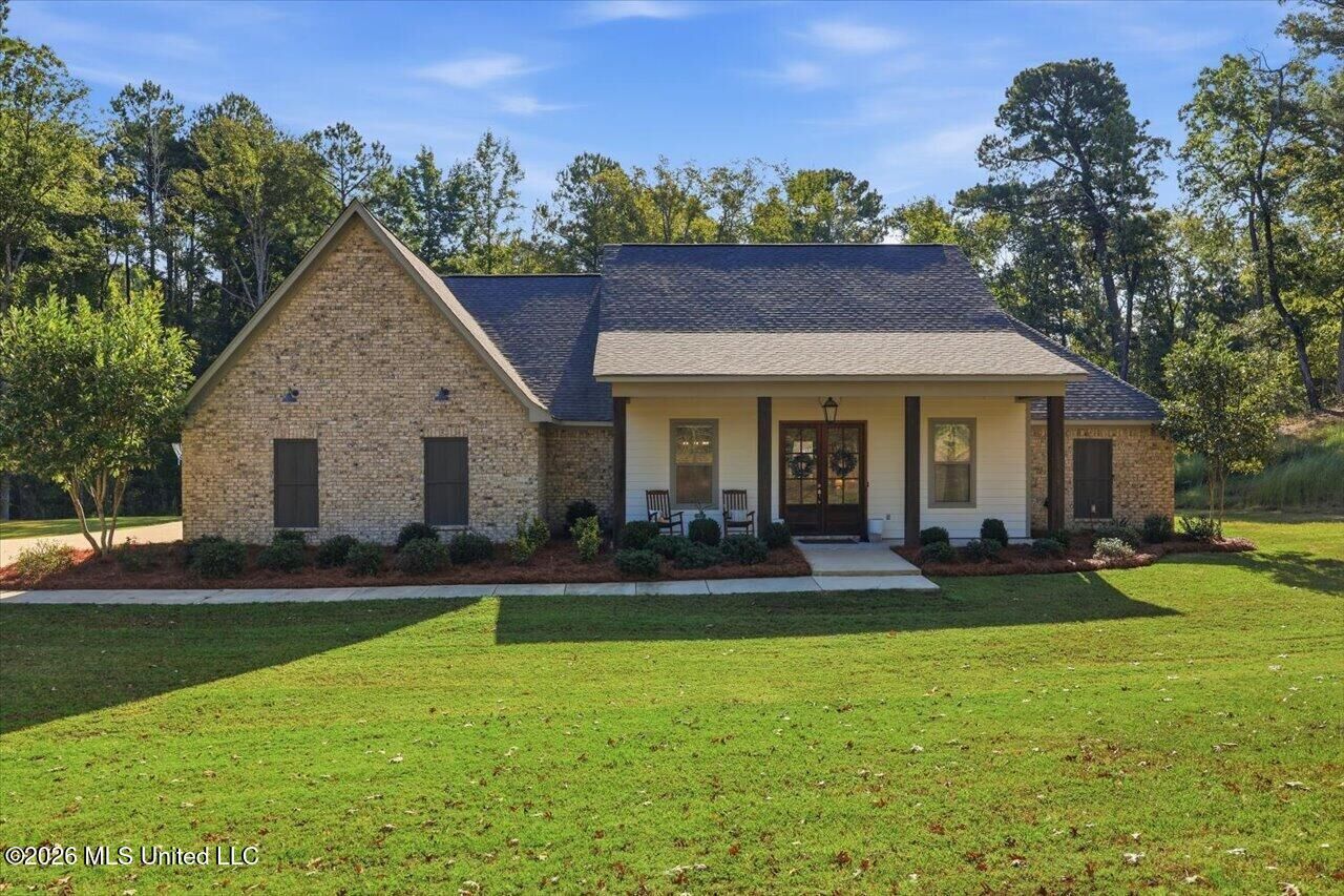 Property Photo:  129 Dogwood Trace  MS 39042 