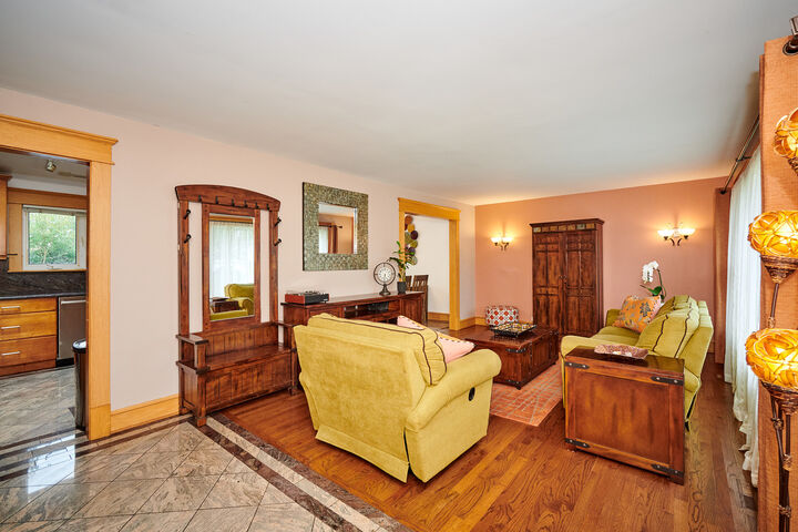 Property Photo:  1916 N Spruce Terrace  IL 60004 