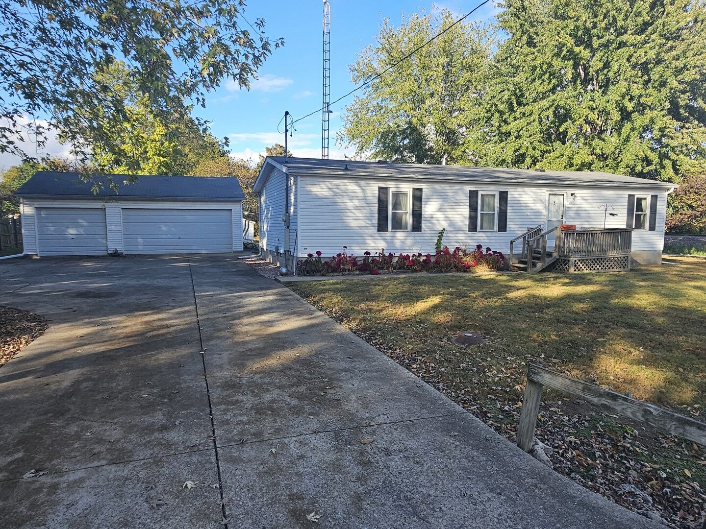 Property Photo:  130 W Fifth Street  IL 62816 