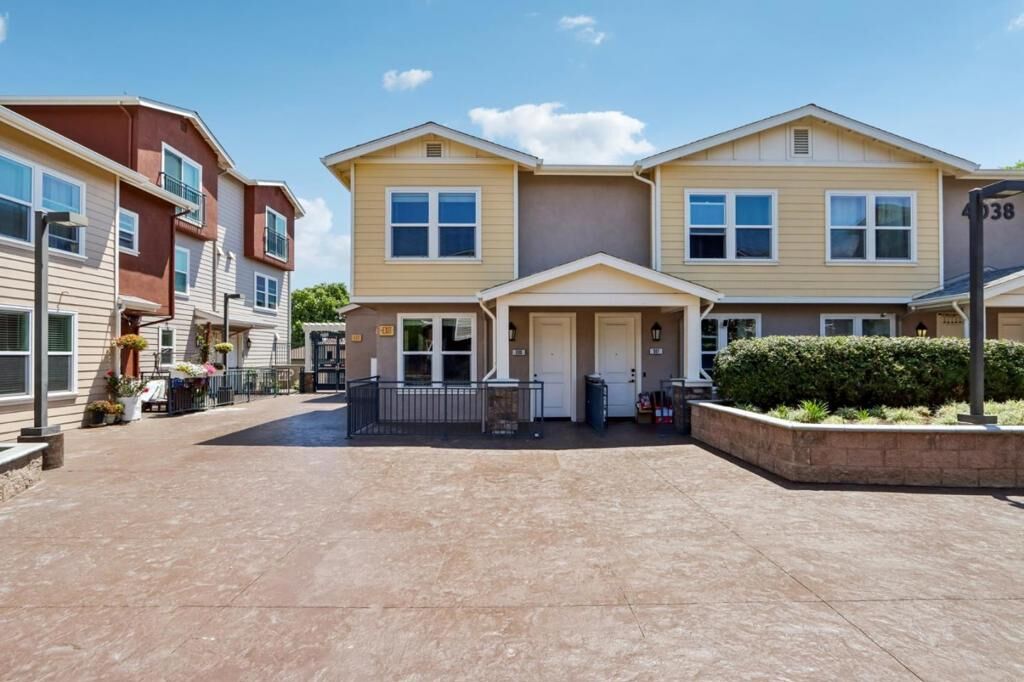 Property Photo:  4038 Central Avenue 300  CA 94536 