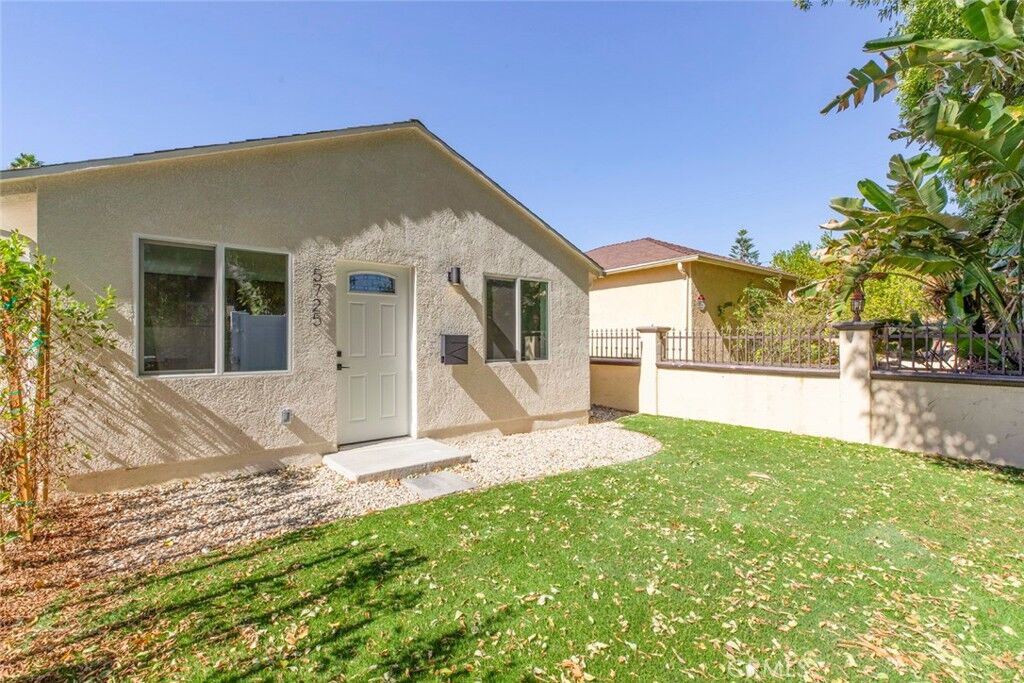 Property Photo:  5725 Rhea Avenue  CA 91356 