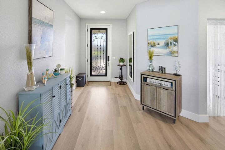 Property Photo: 200 Bloomfield Court CA 95648