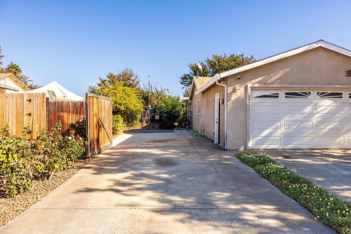 Property Photo: 6132 Ogden Nash Way CA 95842