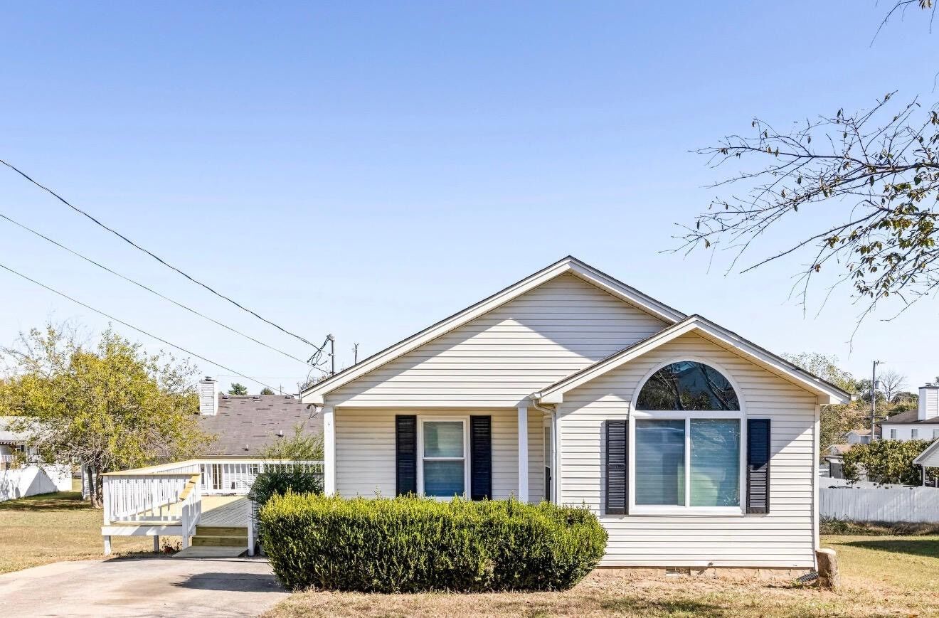Property Photo: 833 Carmen Way TN 37086