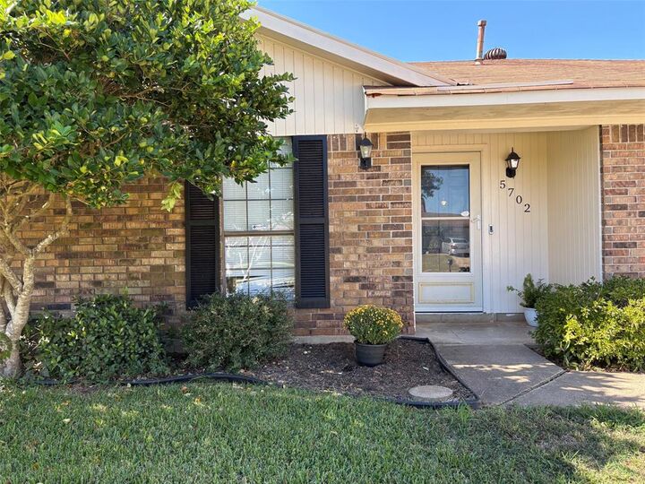 Property Photo:  5702 Kristen Avenue  LA 71112 