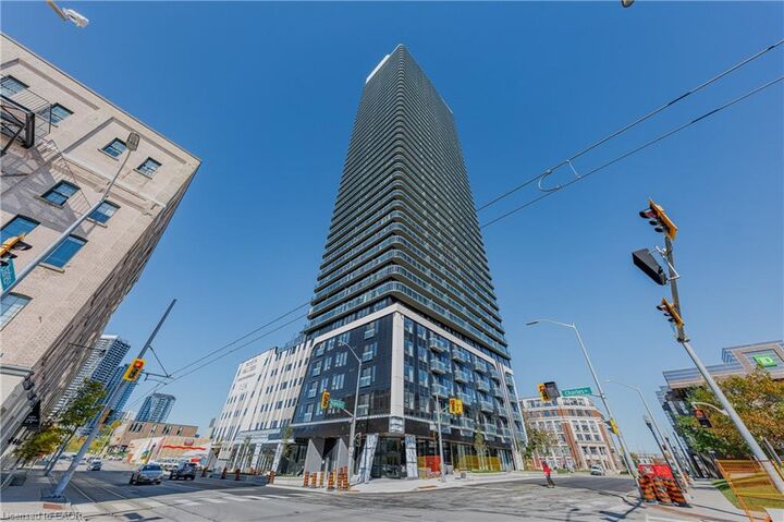 Property Photo:  30 Francis Street S 3710  ON N2G 0H1, 