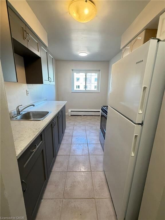 Property Photo:  449 Hazel Street 6  ON N2L 3P7 