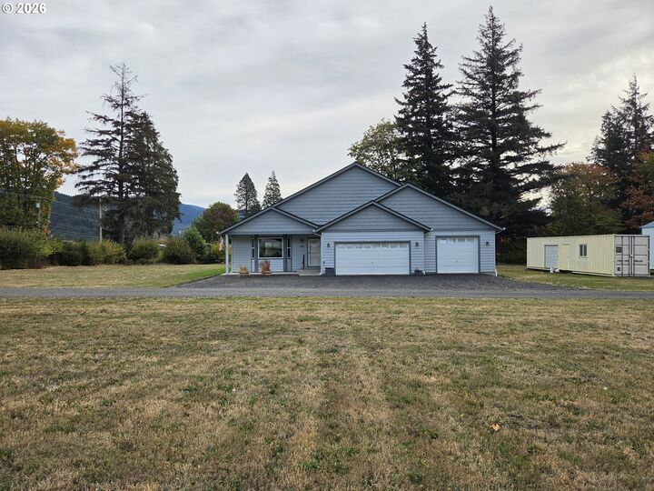 Property Photo:  404 Hot Springs Ave  WA 98610 