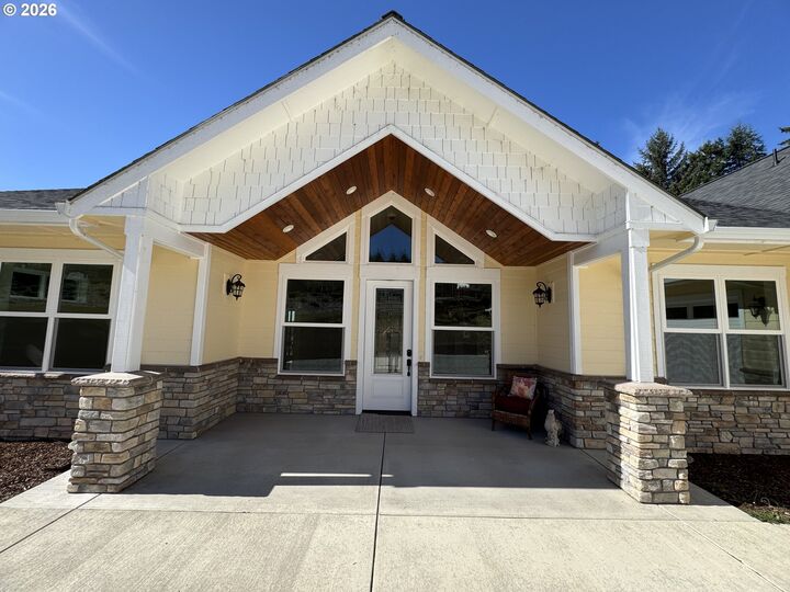 Property Photo:  83594 Sauter Dr  OR 97439 