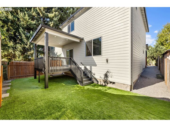 Property Photo:  5909 NE 56th Cir  WA 98661 