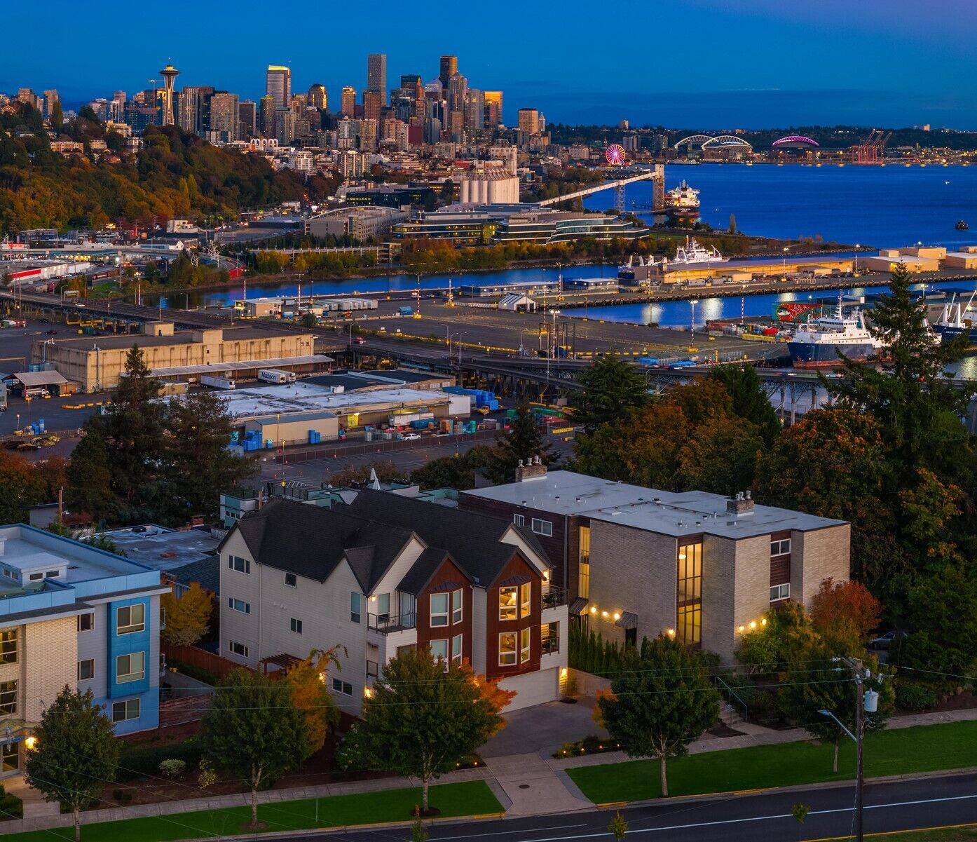 Property Photo:  1958  Thorndyke Avenue W  WA 98199 