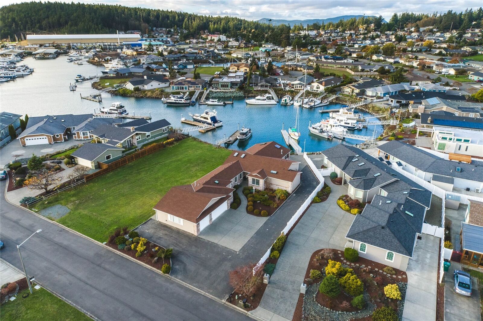 Property Photo: 2006 Cove Place WA 98221