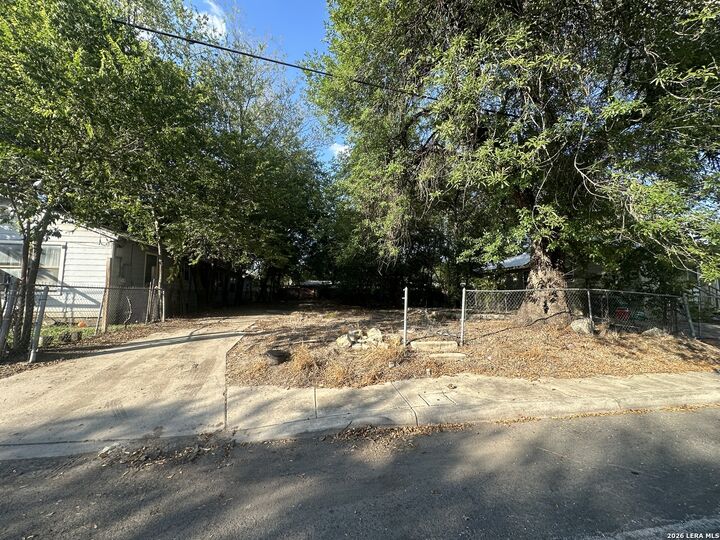 Property Photo:  2807 Roselawn Rd  TX 78226 