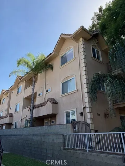 Property Photo:  500 E Valencia 106  CA 91501 