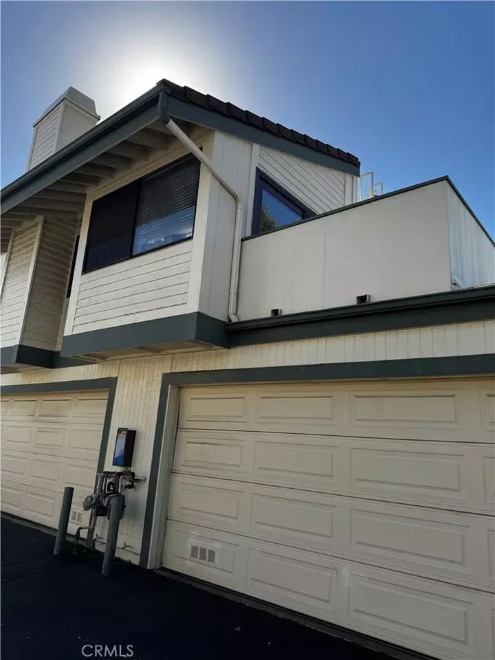 Property Photo:  10574 Sunland Boulevard 7  CA 91040 