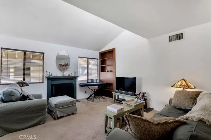 Property Photo:  10574 Sunland Boulevard 7  CA 91040 