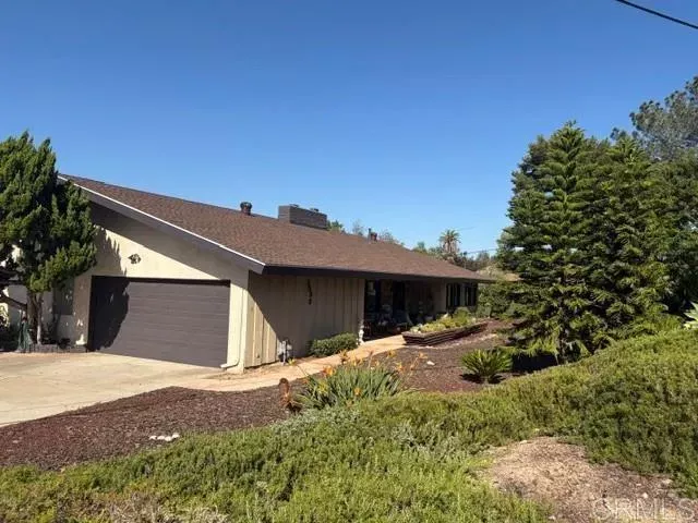 Property Photo:  1095 Calle Mesita  CA 91902 