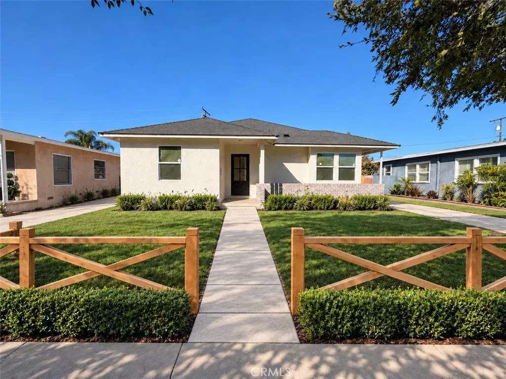 Property Photo: 3051 Ocana CA 90808