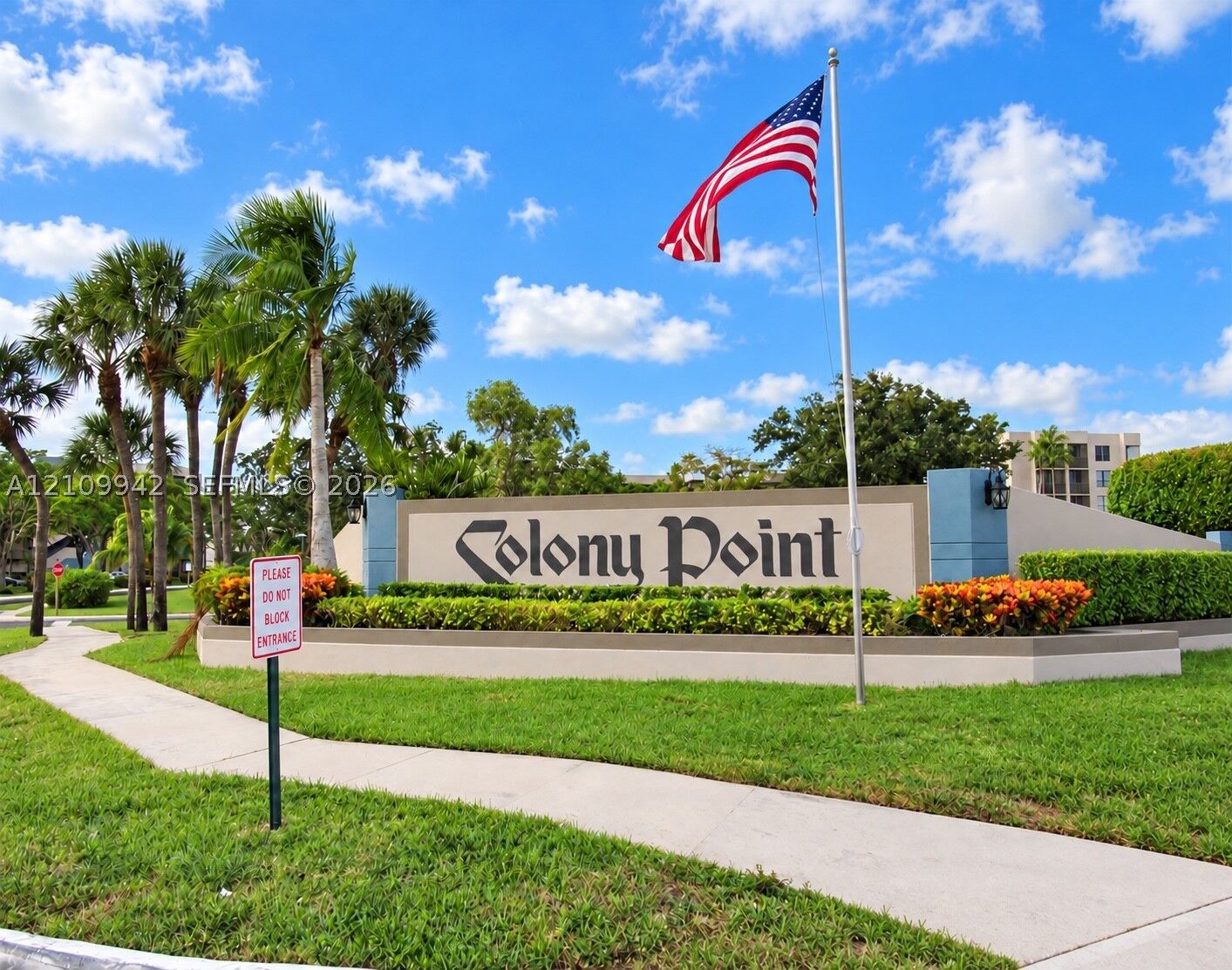 Property Photo: 1101 Colony Point Cir 423 FL 33026