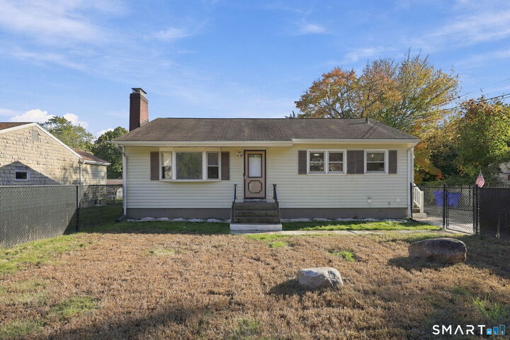 Property Photo:  1121 Tolland Street  CT 06108 