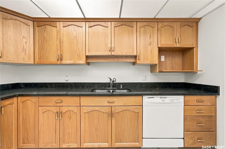 Property Photo:  303 Pinehouse Drive 103  SK S7K 7Z4 