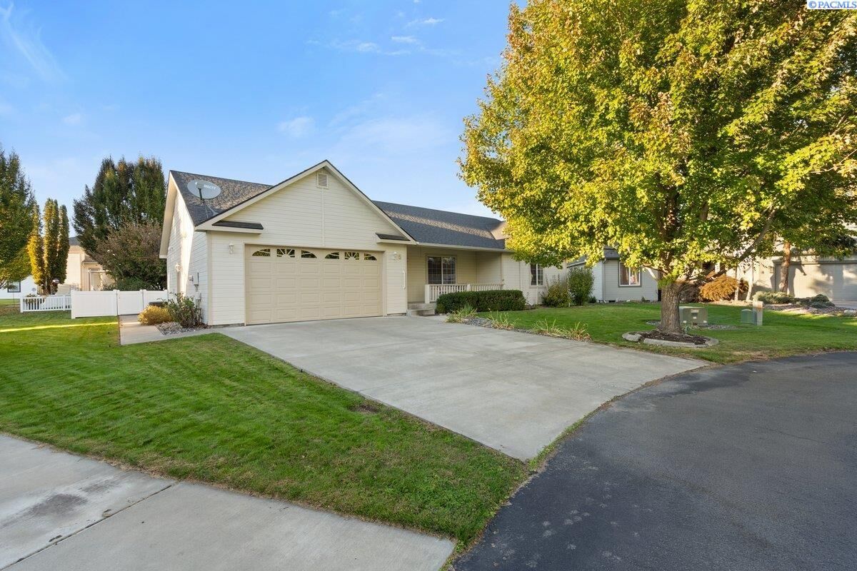 Property Photo: 5 Daisy Ct WA 99301