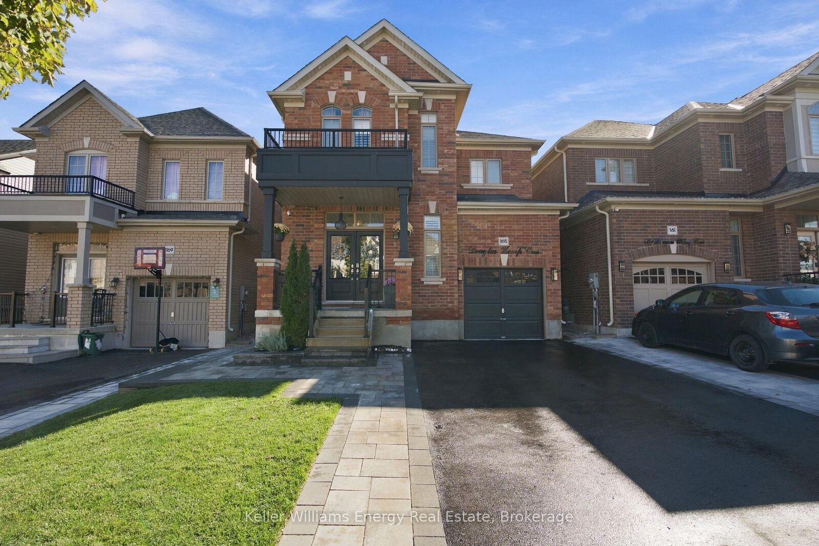 Photo de la propriété:  165 Douglas Kemp Crescent  ON L1C 7E4 
