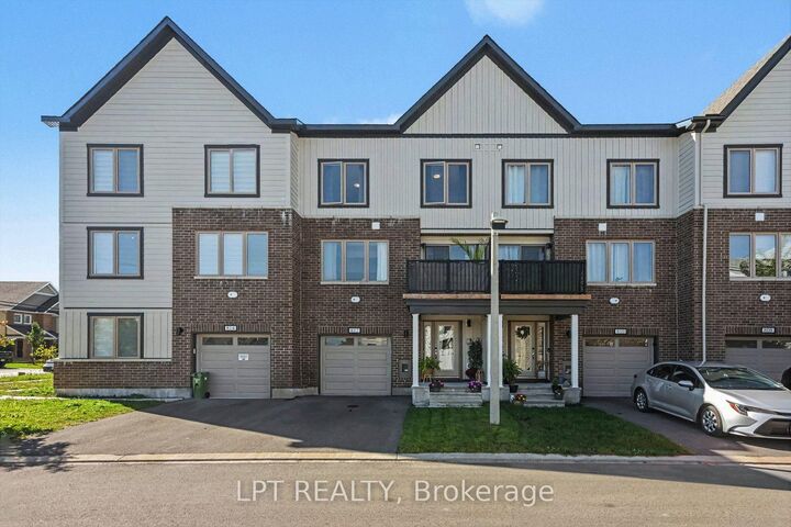 Property Photo:  812 Kinstead Private  ON K2S 3B3 