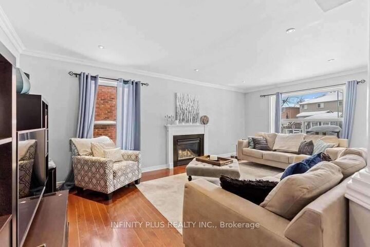 Property Photo:  10 Sandalwood Court  ON L4N 0G8 