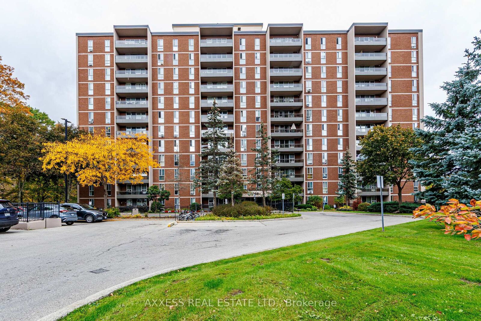 Property Photo:  1968 Main Street W 902  ON L8S 1J7 