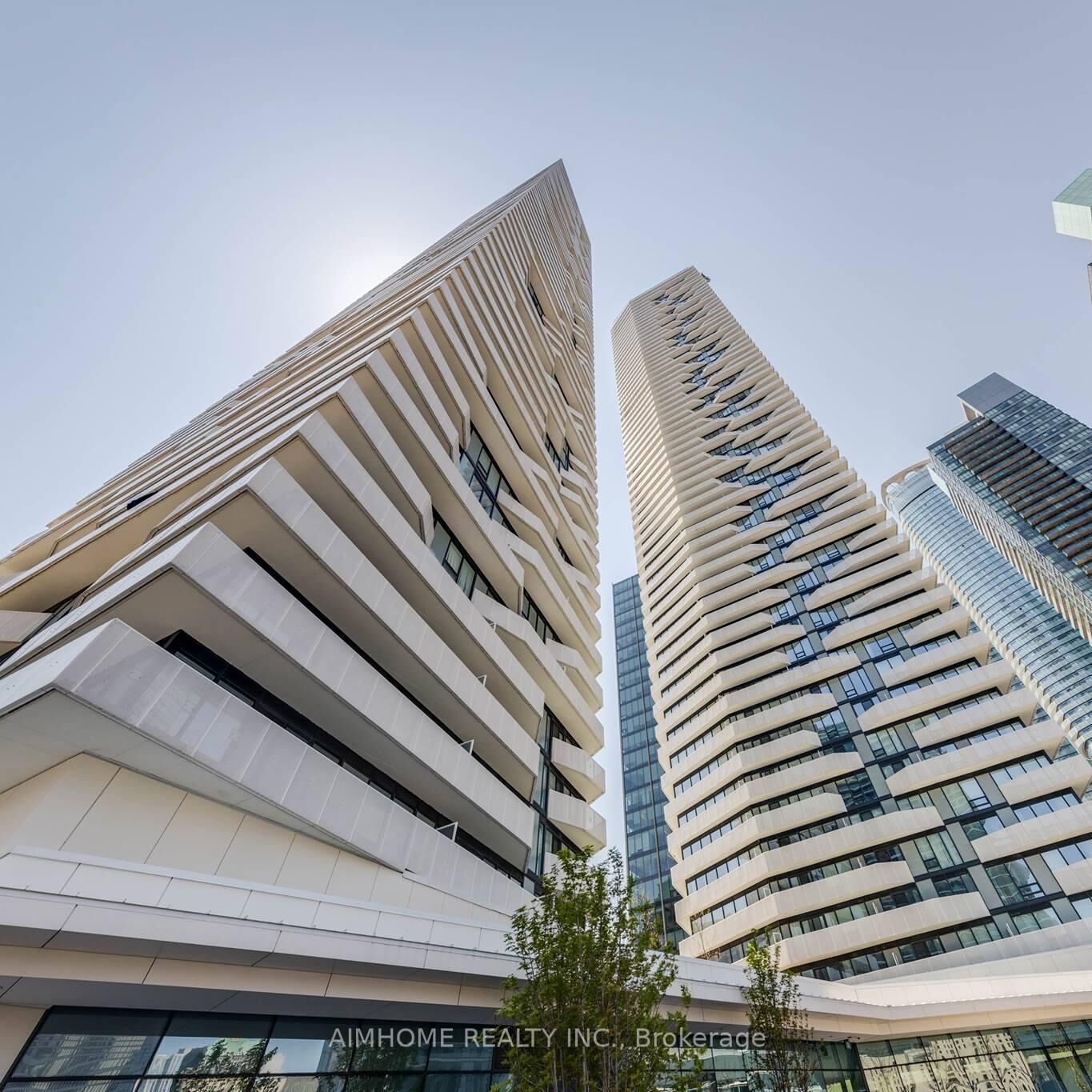Property Photo:  100 Harbour Street 6705  ON M5J 0B5 